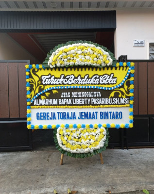 Papan Bunga Duka di Ternate Tanjung